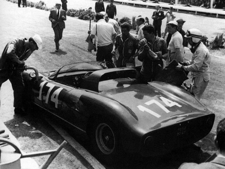  Ferrari 250 P 1963 года  (фото 3 из 5)
